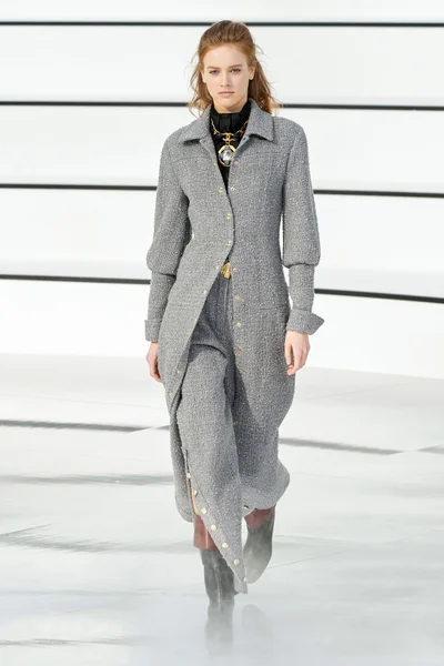 Look 29